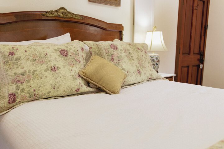 Room 5 of 97