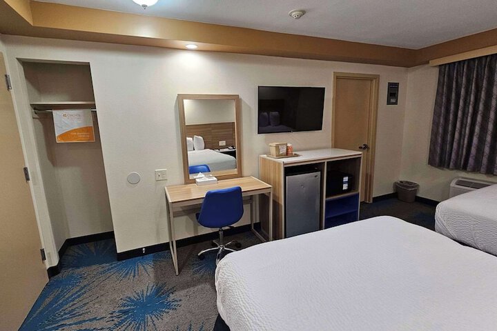 2 Double Beds (2 of 14)