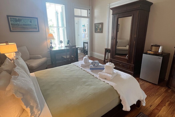 Room 28 of 60