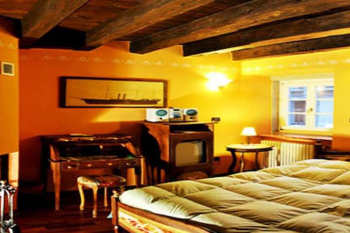 Room 5 of 23