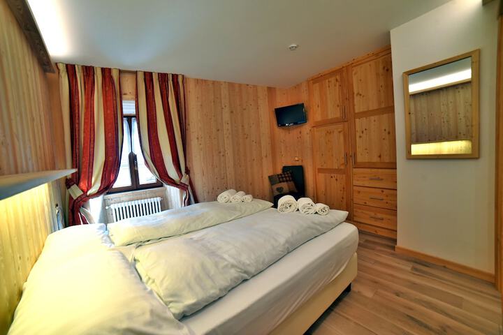 Room 17 of 90