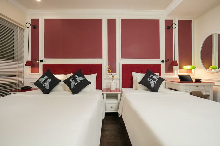 Room 15 of 48