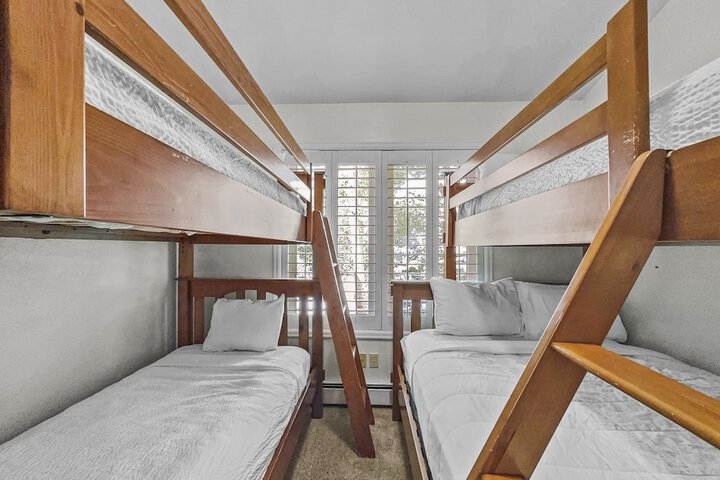 Room 10 of 43