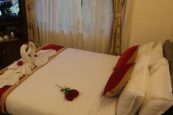 Room 2 of 6