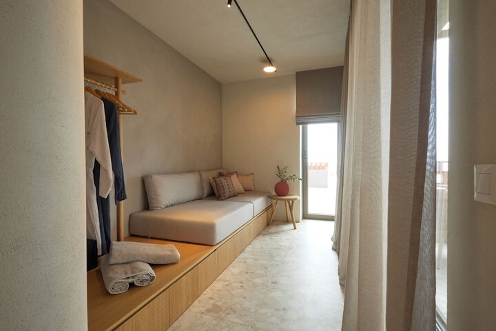 Room 30 of 157