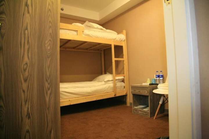 Room 46 of 90