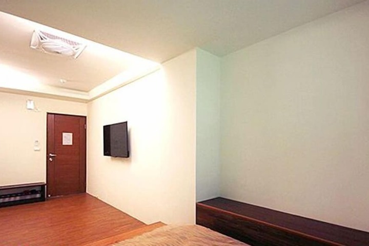 Room 21 of 40