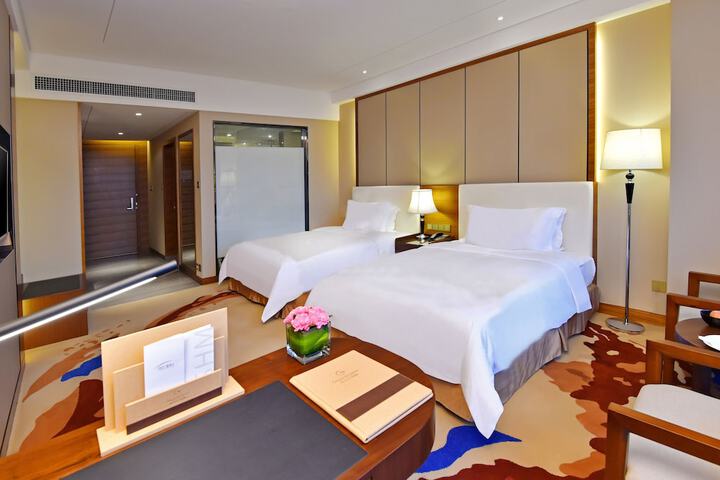 Room 13 of 44