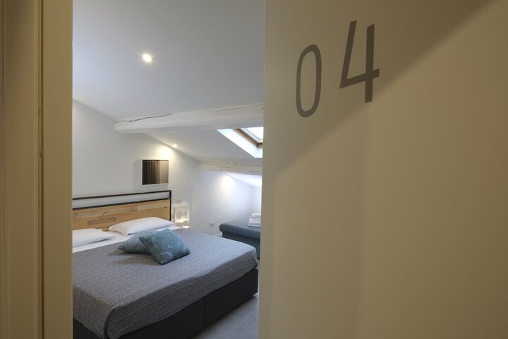 Room 21 of 36