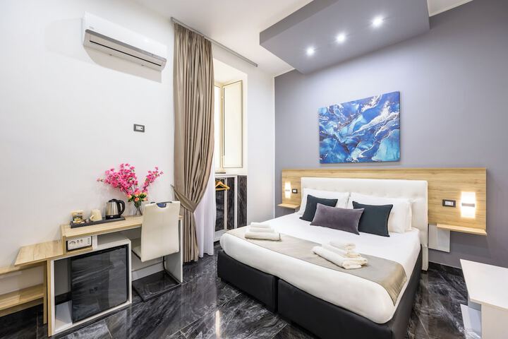 Room 4 of 78
