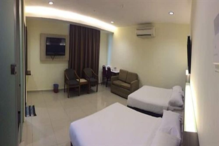 Room 5 of 62