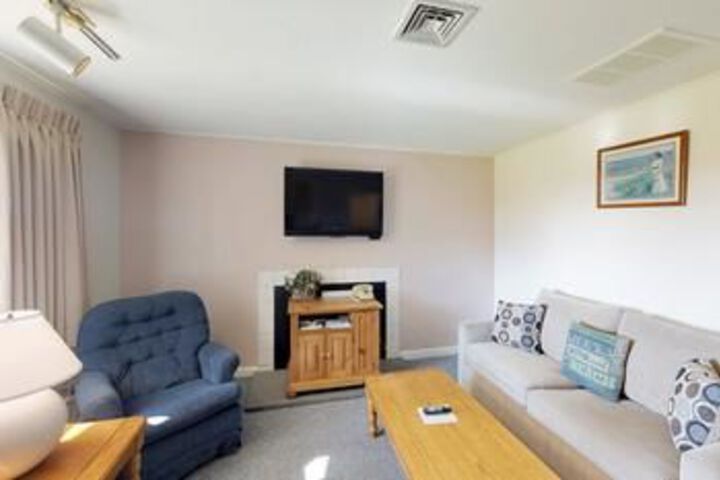 Room 128 of 171