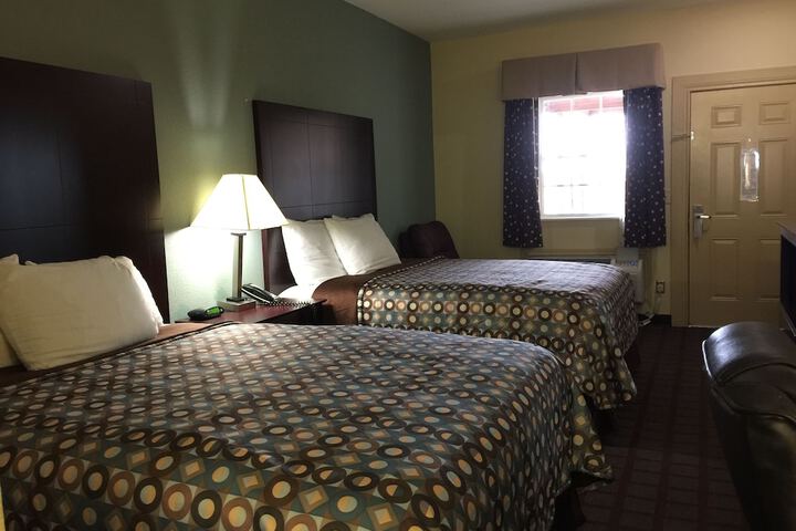 Room 9 of 40