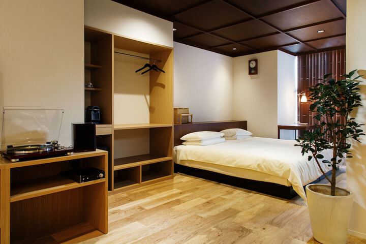 Room 28 of 89