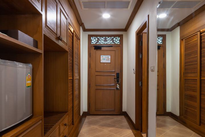 Room 8 of 112