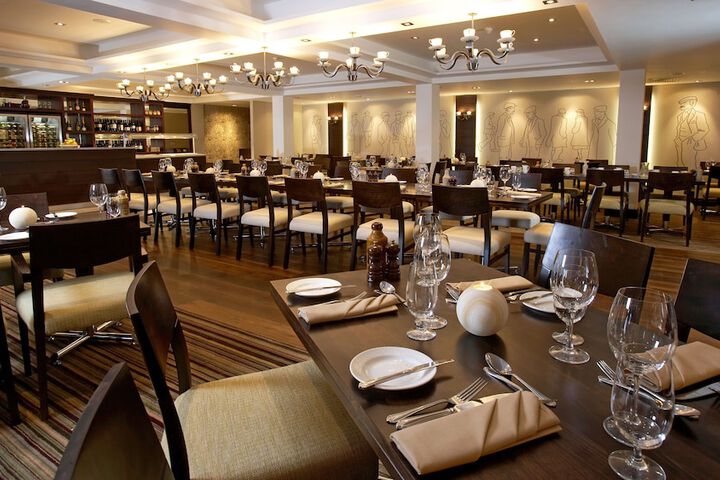 Dining 40 of 66