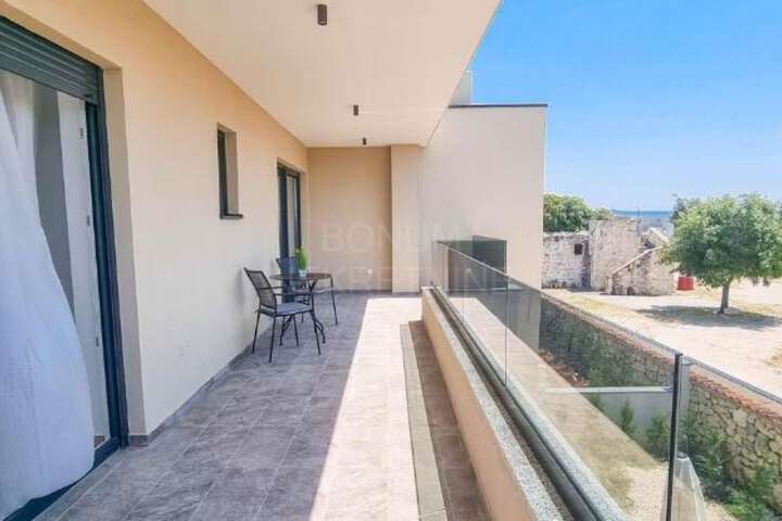 Terrace/Patio 16 of 33