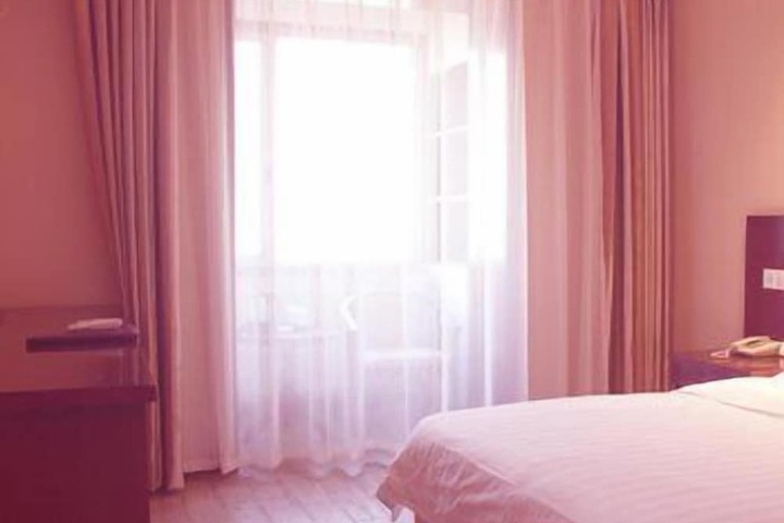 Room 2 of 7
