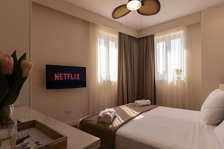 Room 12 of 74
