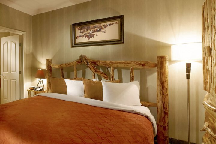 Room 4 of 52
