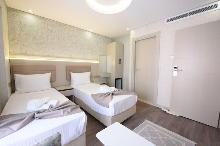 Room 4 of 19