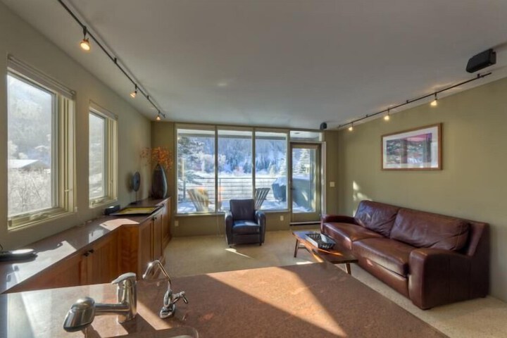 Room 11 of 15