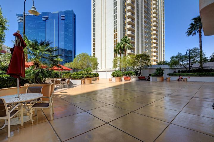 Terrace/Patio 60 of 103