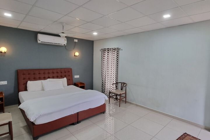 Room 5 of 70