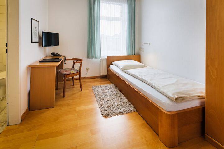 Room 8 of 52
