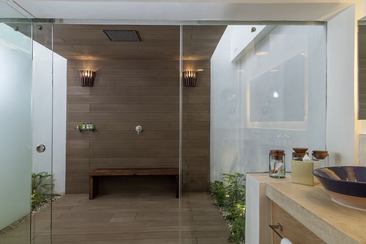 Room 6 of 192