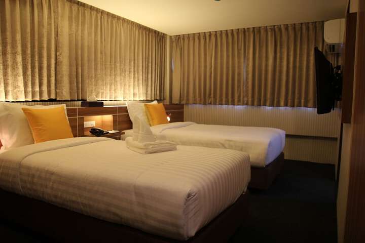 Room 9 of 36