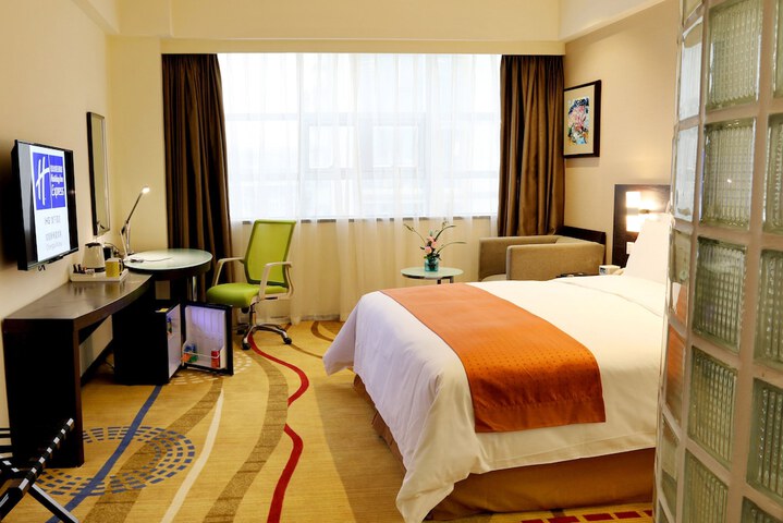 Room 8 of 58