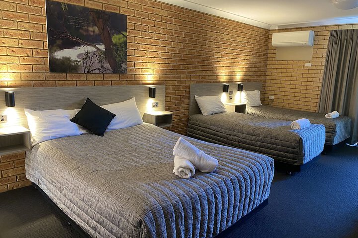 Room 2 of 64