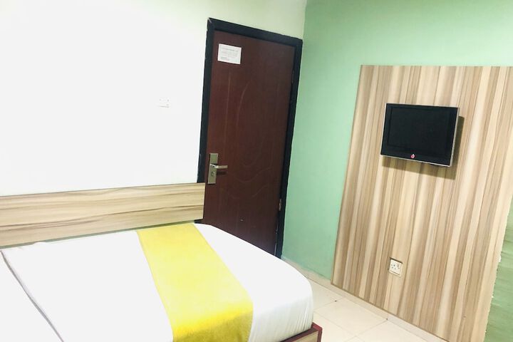 Room 14 of 39