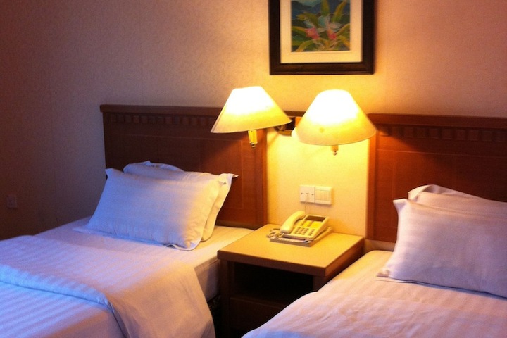 Room 9 of 32