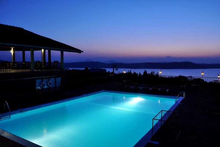 Pool 40 of 68