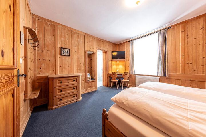 Room 15 of 52