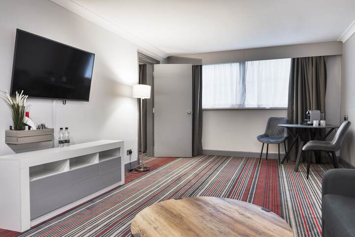 Room 9 of 29