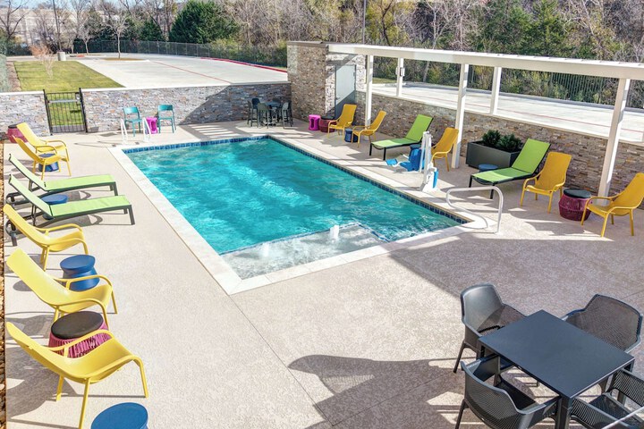 Pool 22 of 34