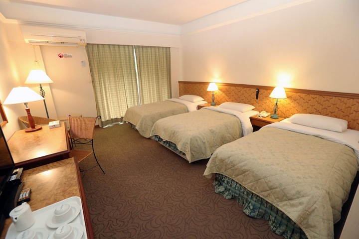 Room 4 of 36
