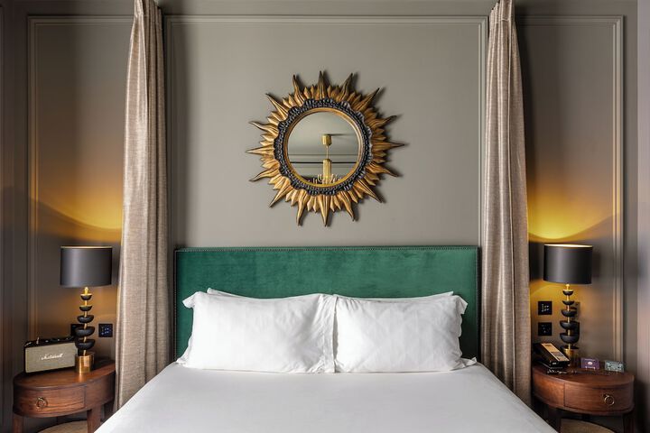 Room 11 of 77