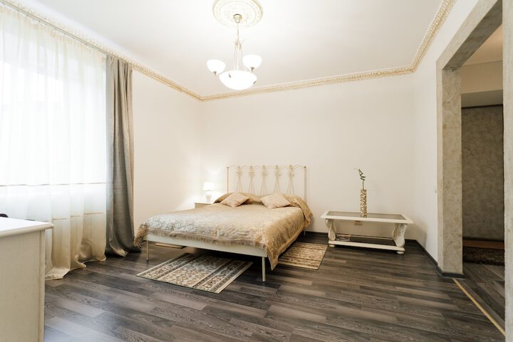 Room 5 of 171