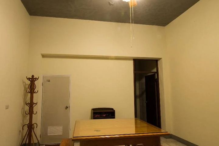 Room 3 of 16