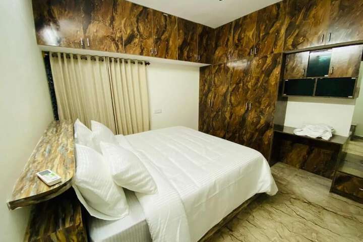 Room 6 of 40