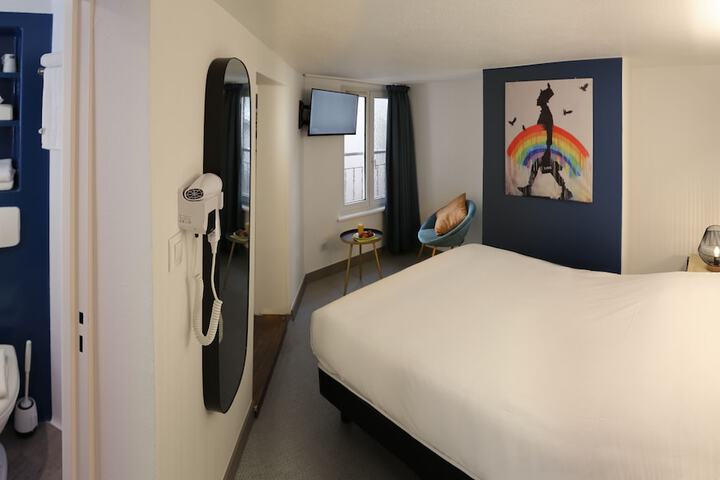 Room 72 of 112