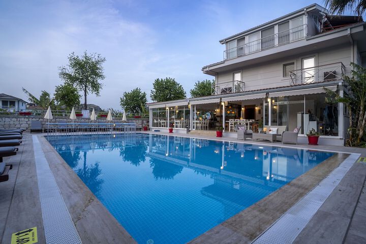 Pool 72 of 178