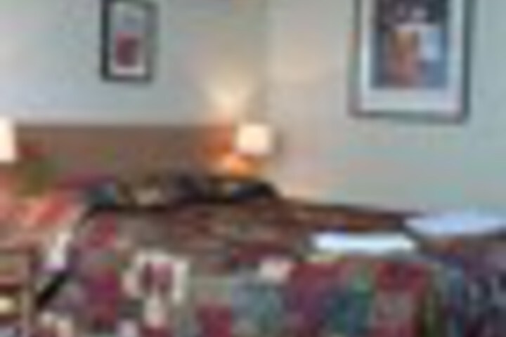 Room 8 of 18