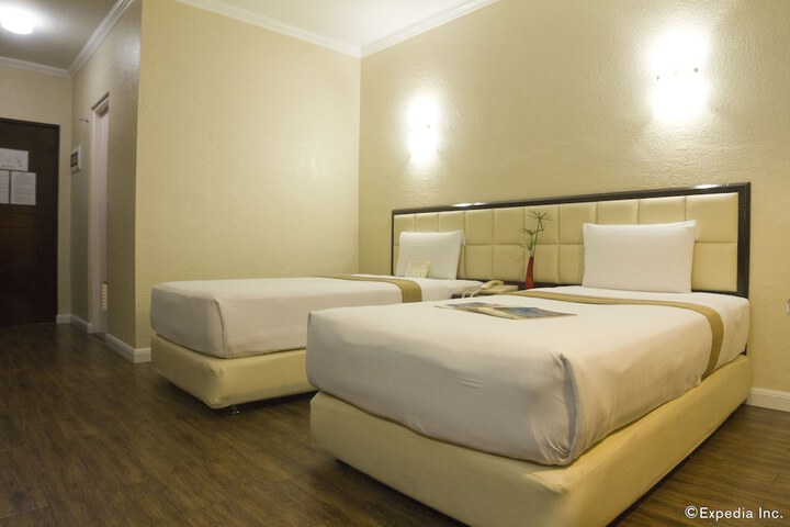 Room 10 of 26