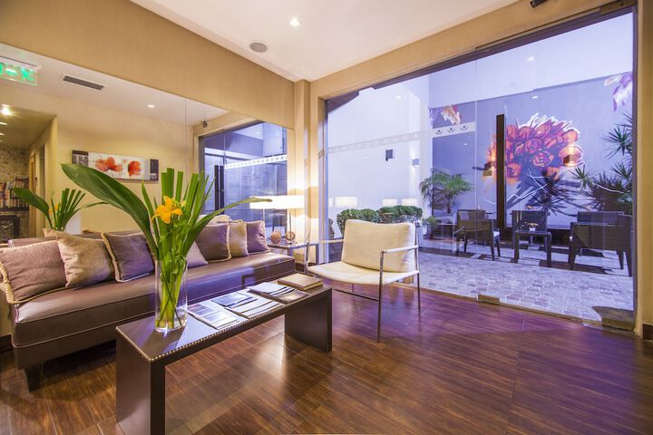 Entrance & Lobby