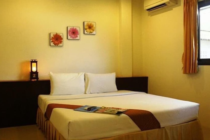 Room 9 of 49